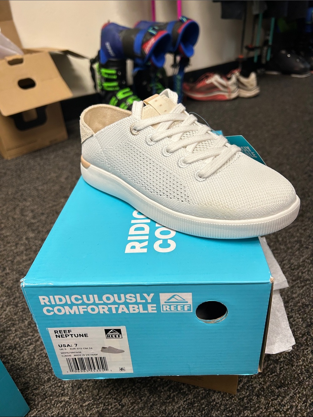Women’s Reef Neptune size 7 sneaker